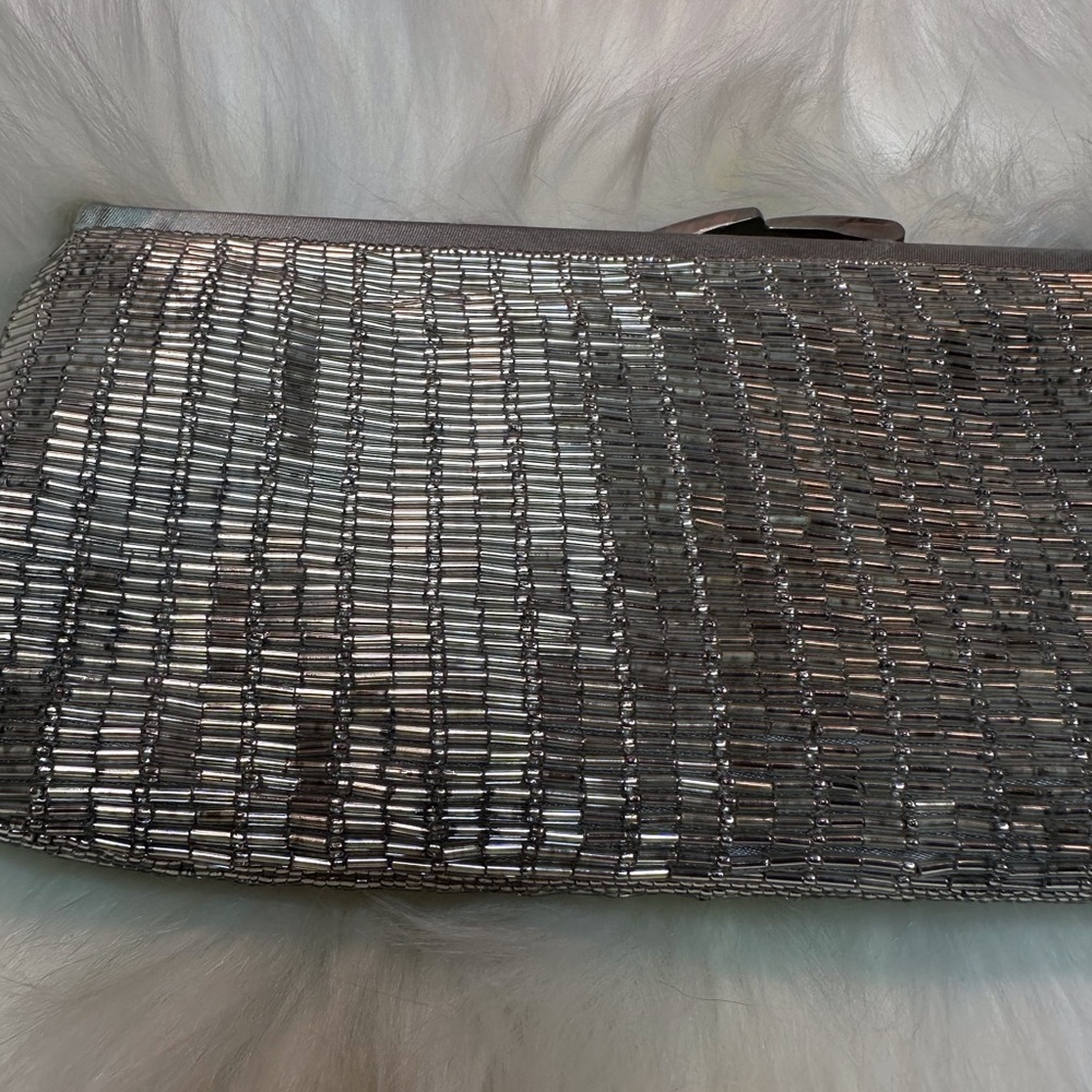 Beaded Valerie Stevens clutch - Picture 9 of 9